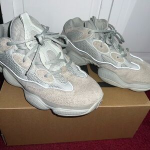 Yeezy 500 color : Salt